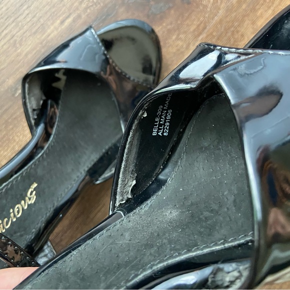 Retro Black Patent Peep Toe Heels - Picture 7 of 8